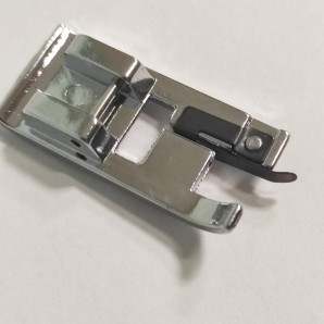 Лапка оверлочна универсальная Peri для бытовых швейных машин (7100)